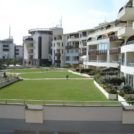 Apartment Studio 50m De La Plage Et Des Commerces Cap D'agde Ref Sun142 Agde